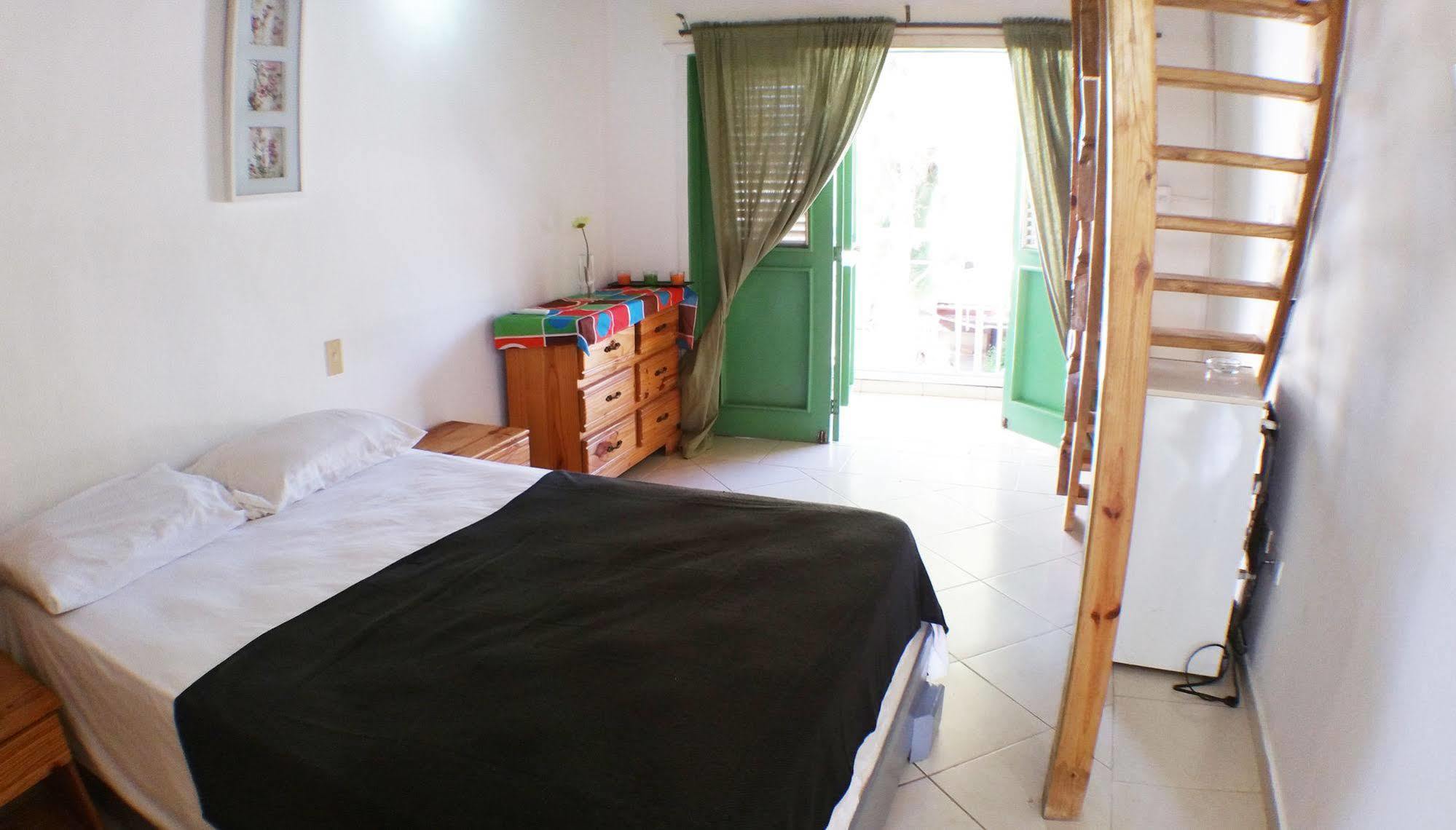 Hotel Los Pinos Las Terrenas Bagian luar foto