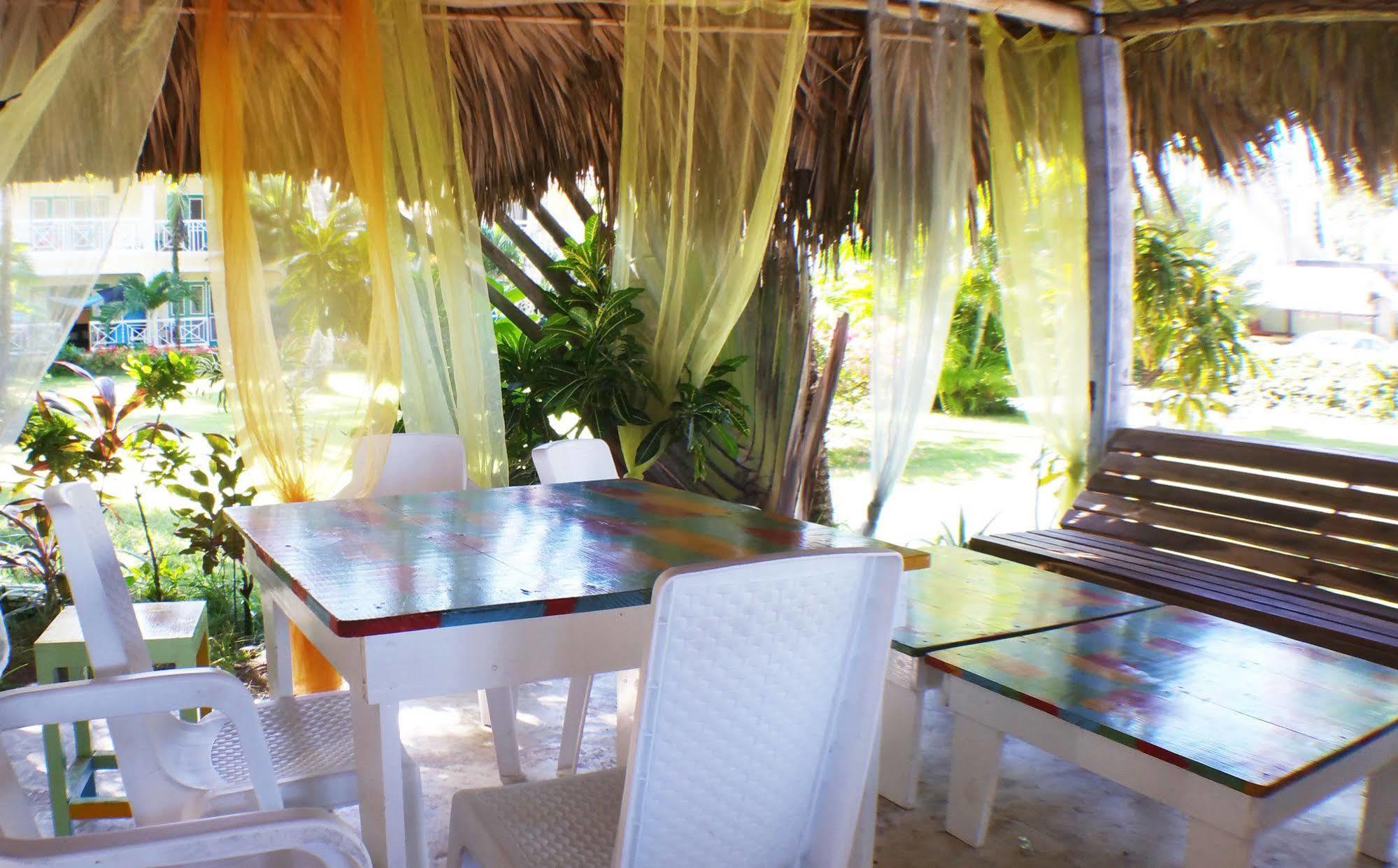 Hotel Los Pinos Las Terrenas Bagian luar foto