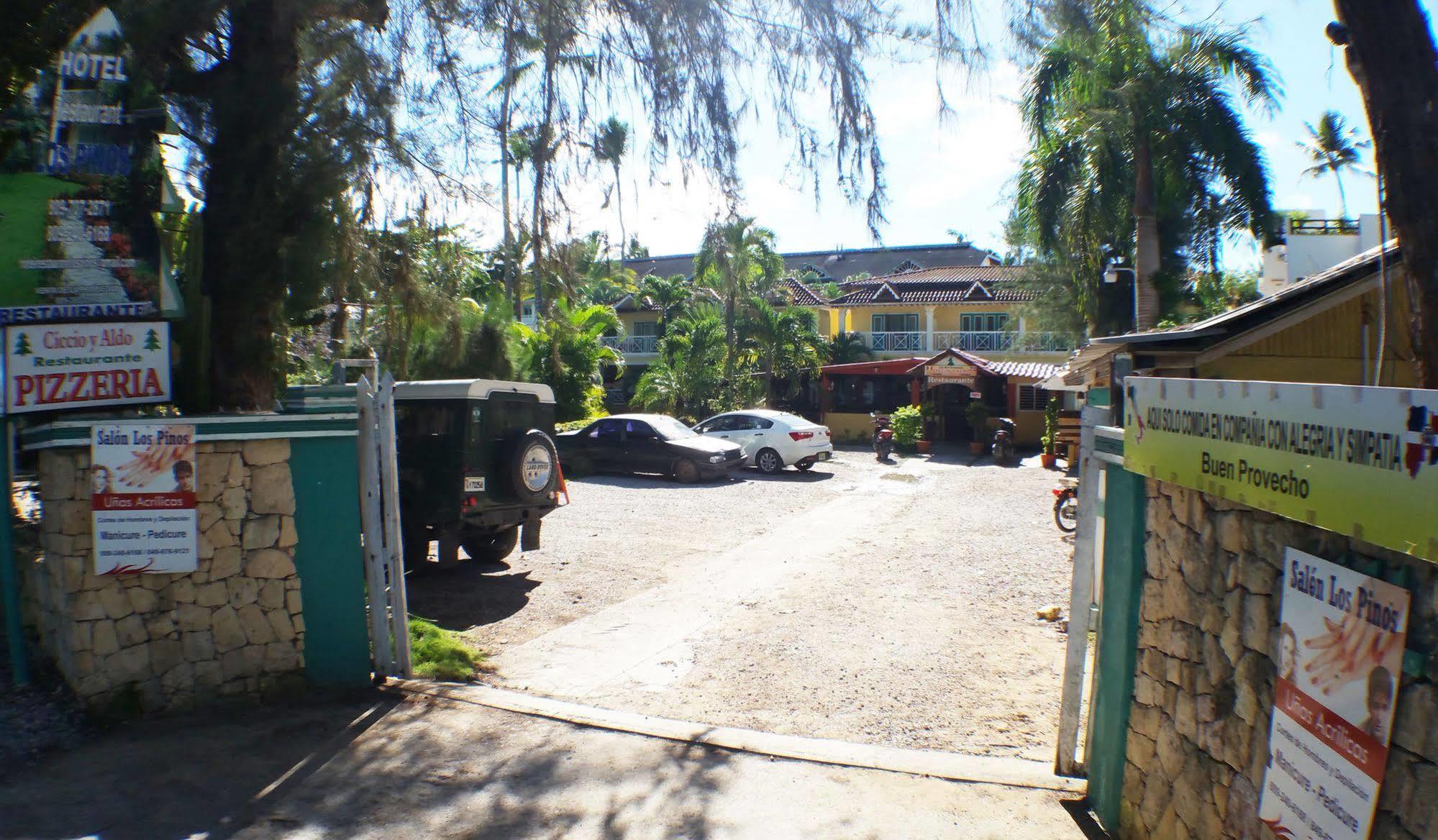 Hotel Los Pinos Las Terrenas Bagian luar foto